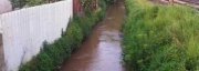 Angri, vernice rossa nel canale San Tommaso
