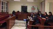 Angri. Sindaco e consiglieri  abbandonano furtivamente laula, si scatena lopposizione